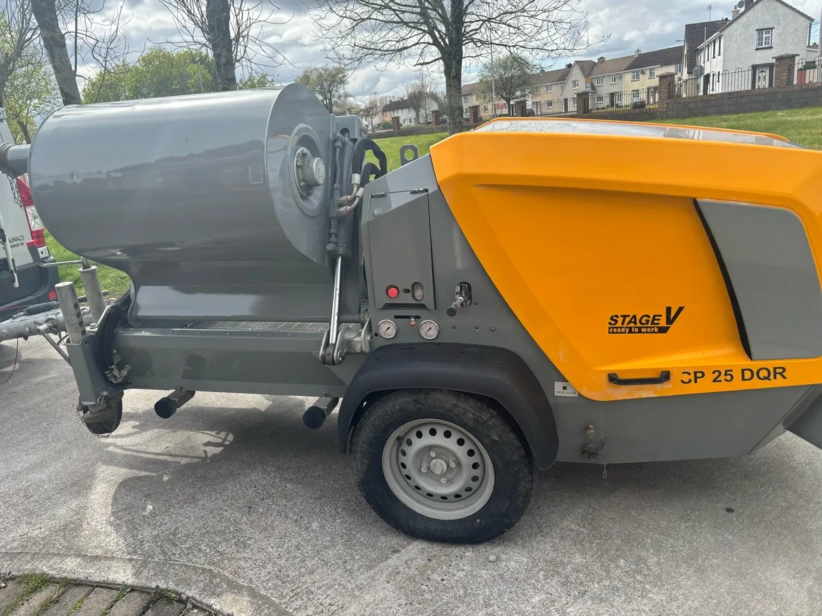 Plastering machine - Image 1
