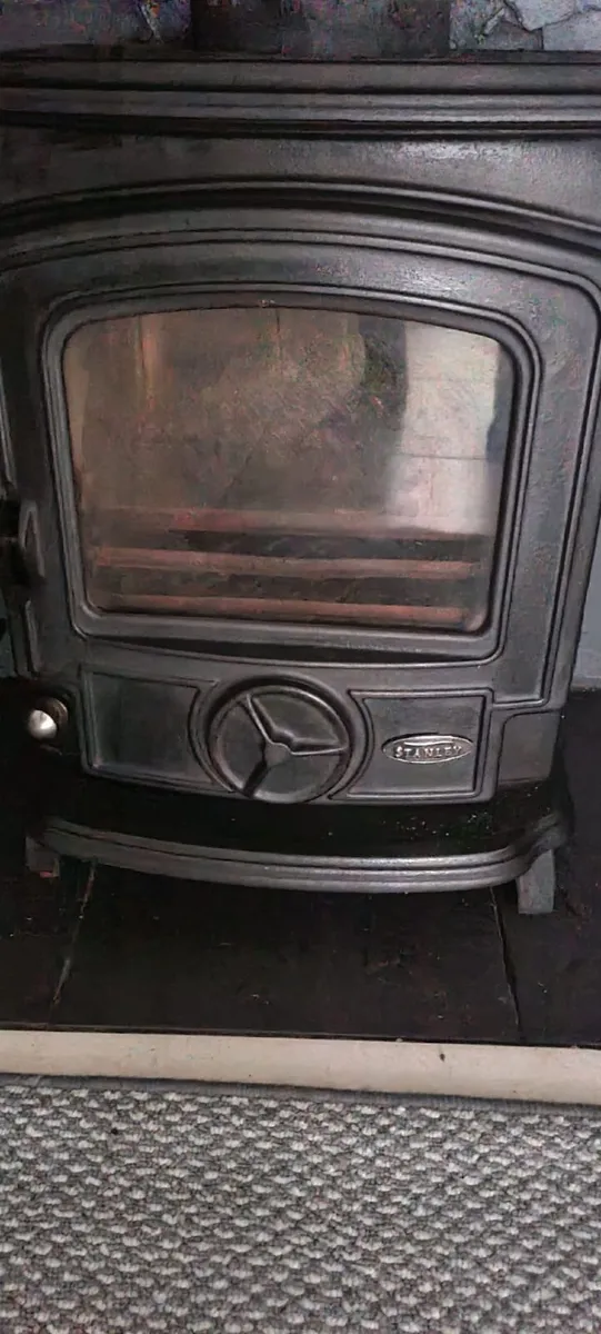 stanley stove and bunker - Image 1
