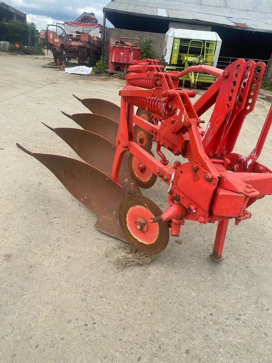 Kverneland 4 furrow - Image 1
