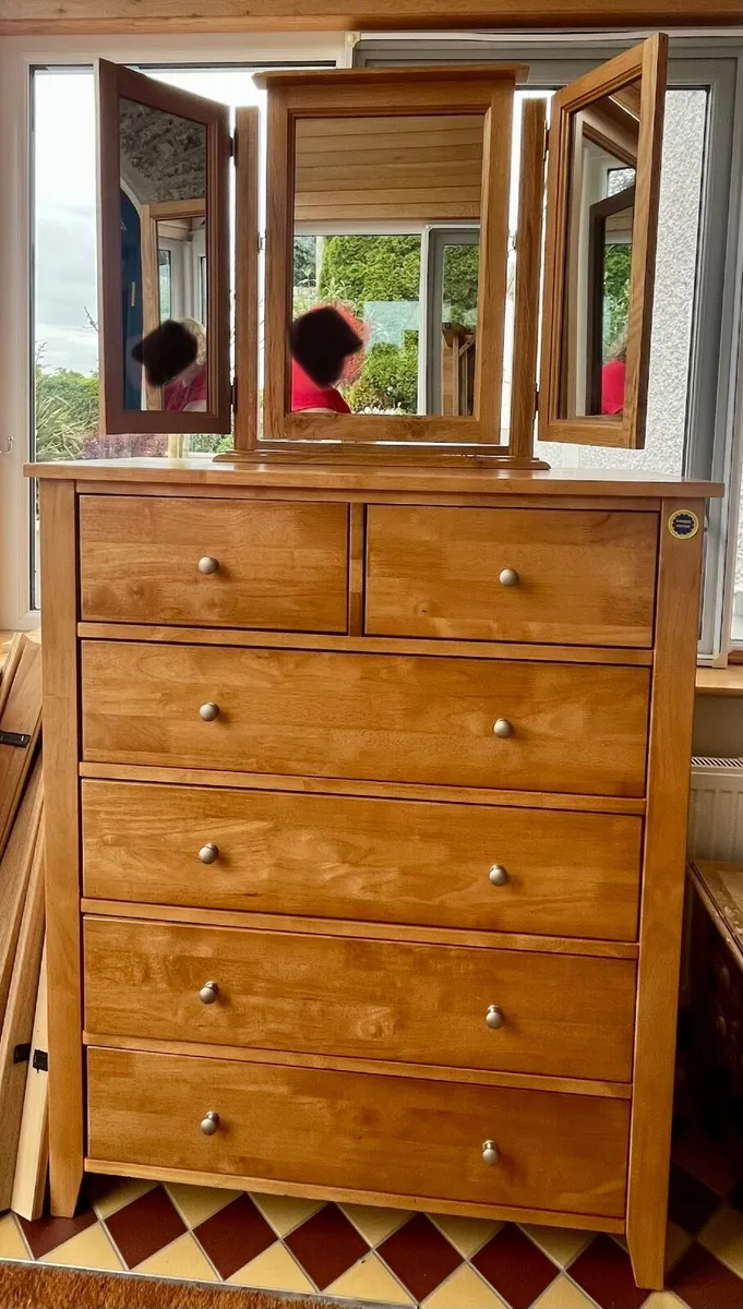 Bedroom furniture - Image 1