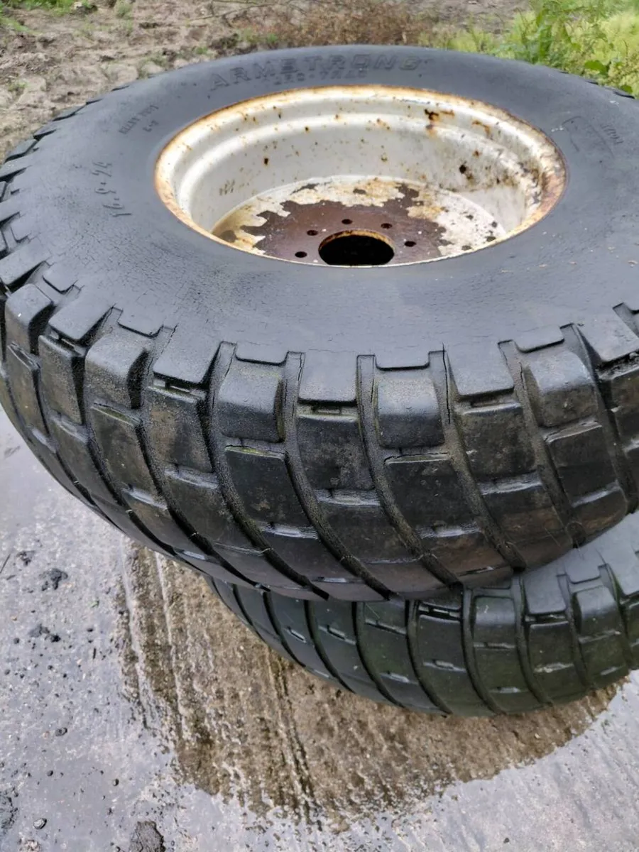 Pair wheels