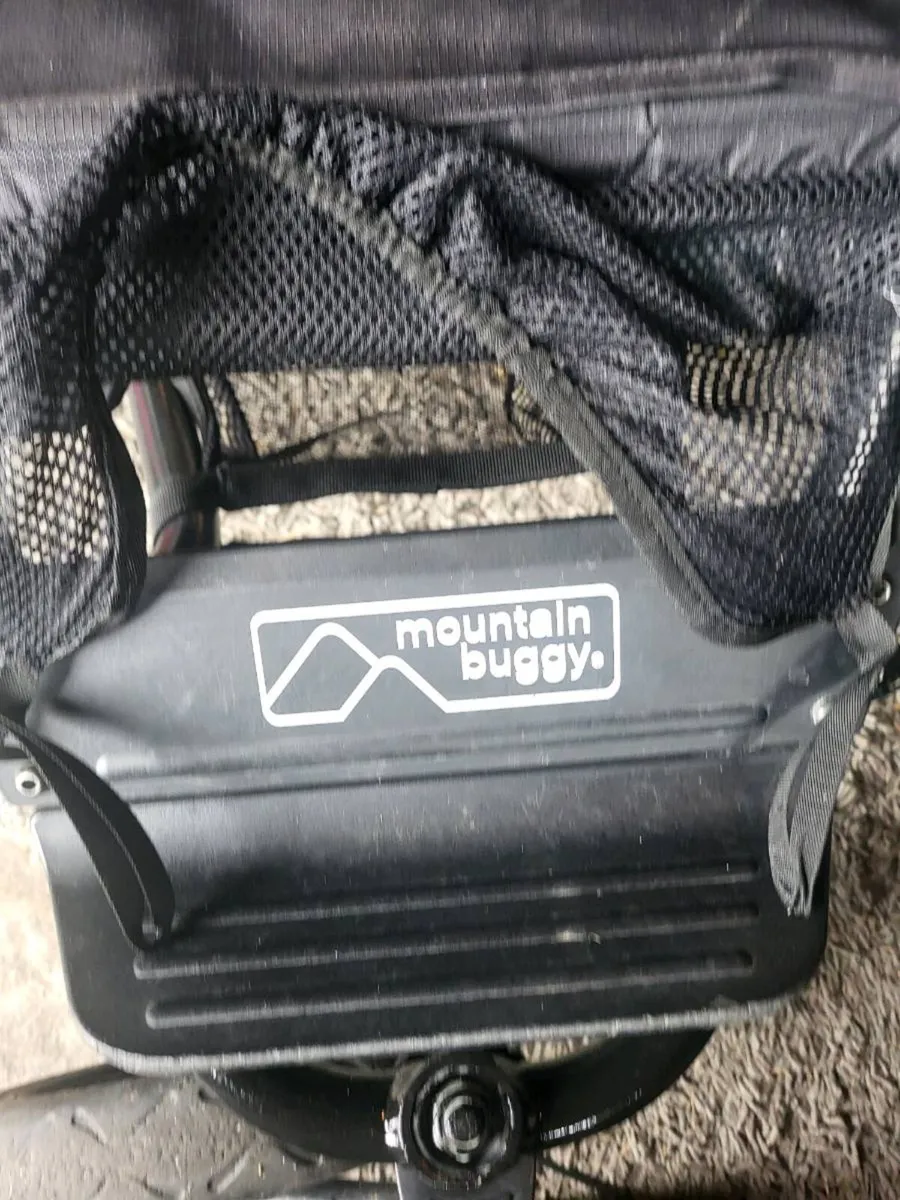 Small mountain buggy with rain cover - Image 3