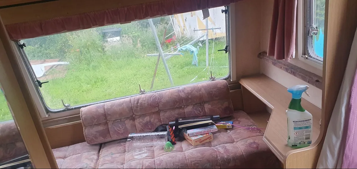 Caravan - Image 2