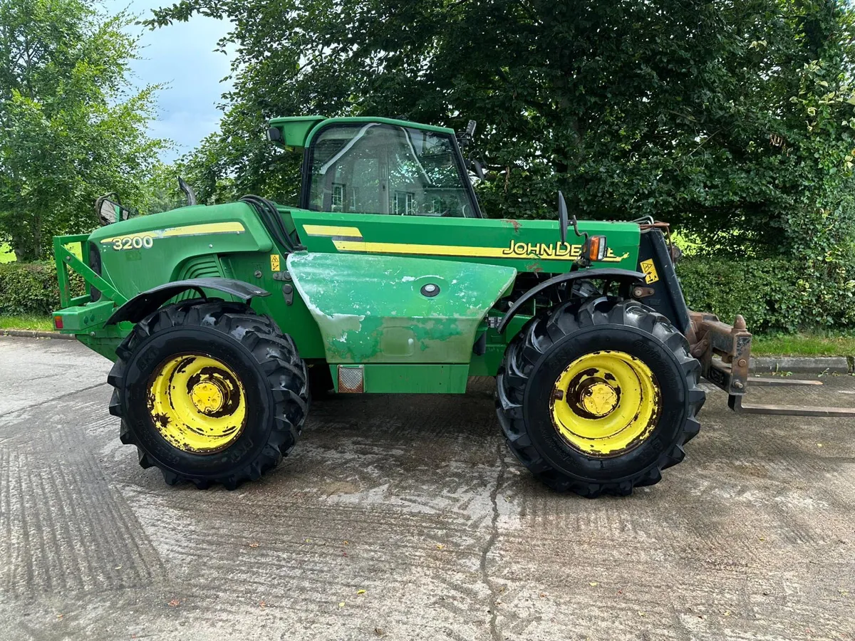 John Deere 3200 - Image 4