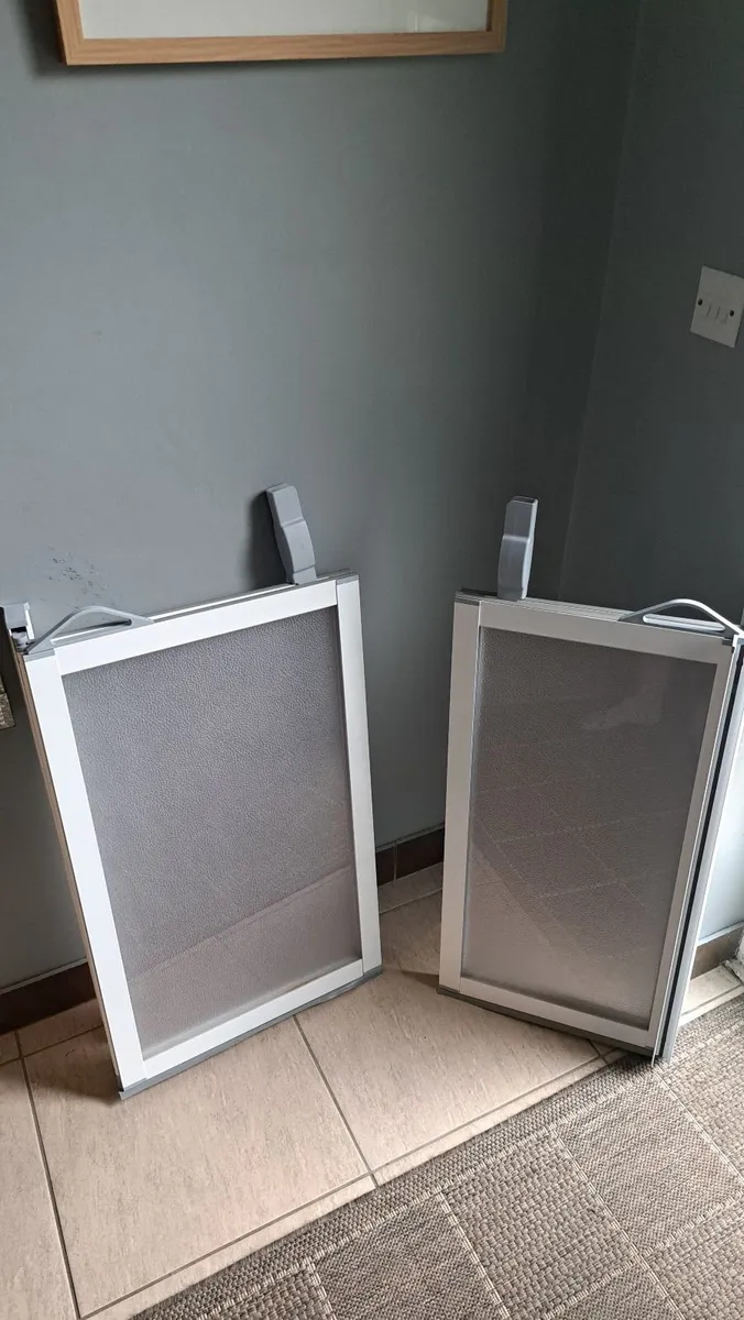 Half-doors and grab rails for disabled bathroom - Image 2