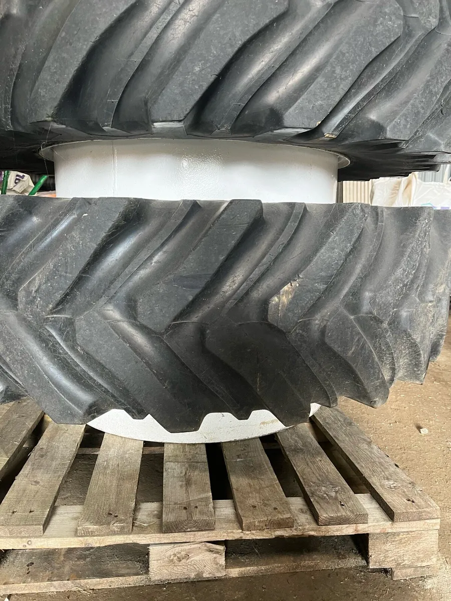 Dual wheels and clamps - Image 1
