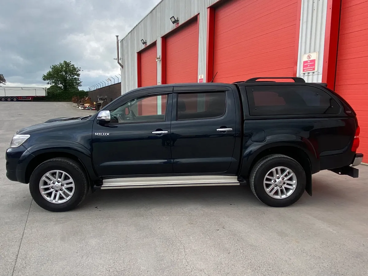 2015 Toyota Hi-Lux Invincible 3.0 D4D - Image 4