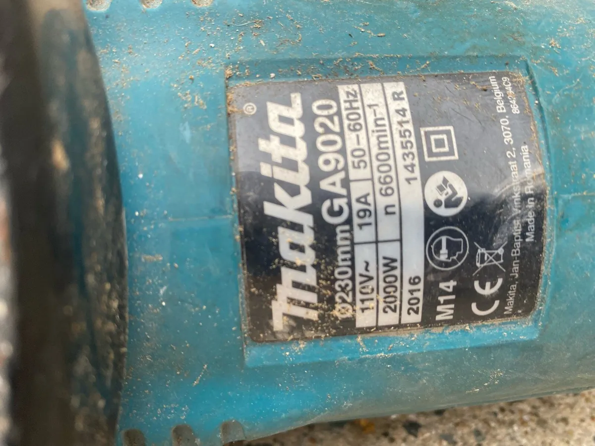 Large makita grinder perfect condition - Image 3