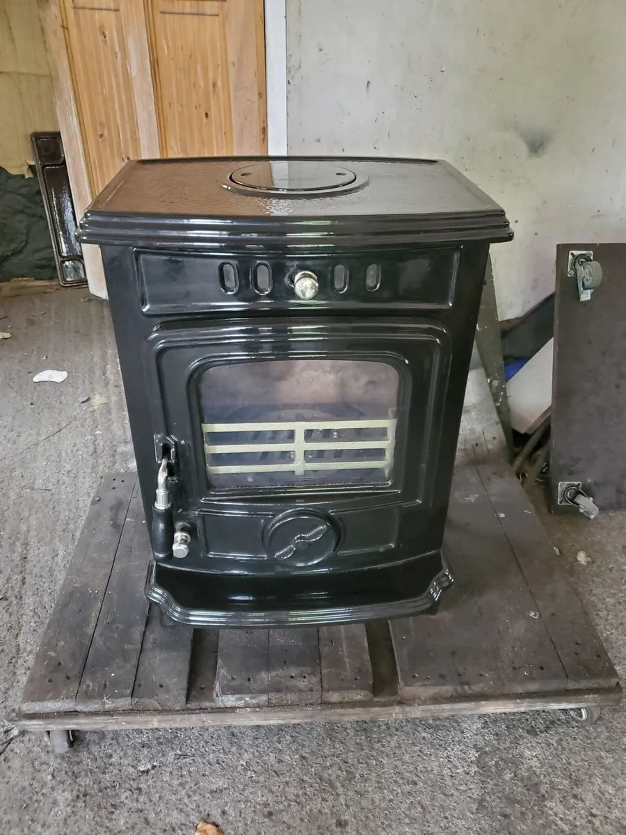 Black Enamel Henley Aran 6kw solid fuel stove - Image 1