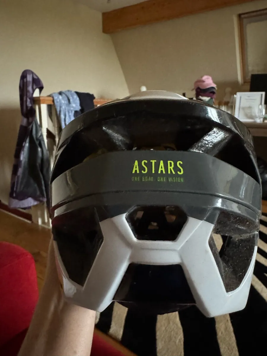 Alpinestars mountain bike helmet - Image 4