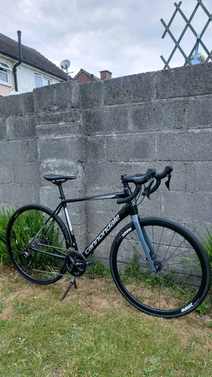 Cannondale Synapse Disc 105 Road Bike - 56cm - Image 2