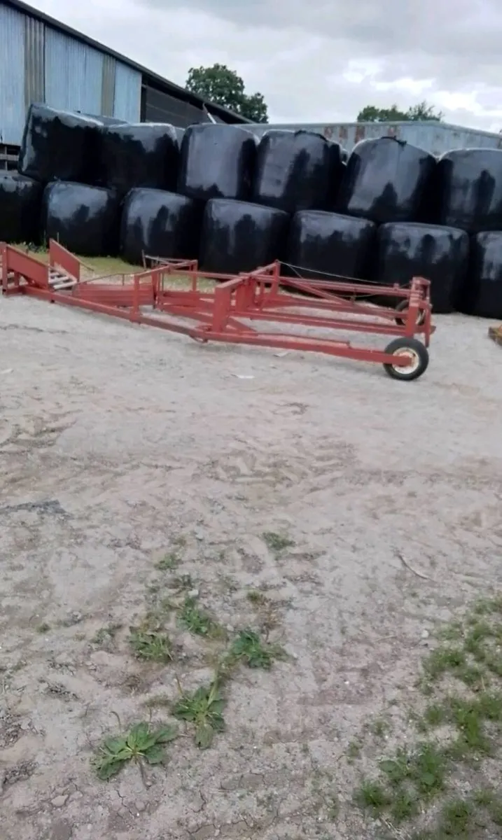 Bale.sleigh..flat.8.grabs.and.20.ft.bale.trailor - Image 1
