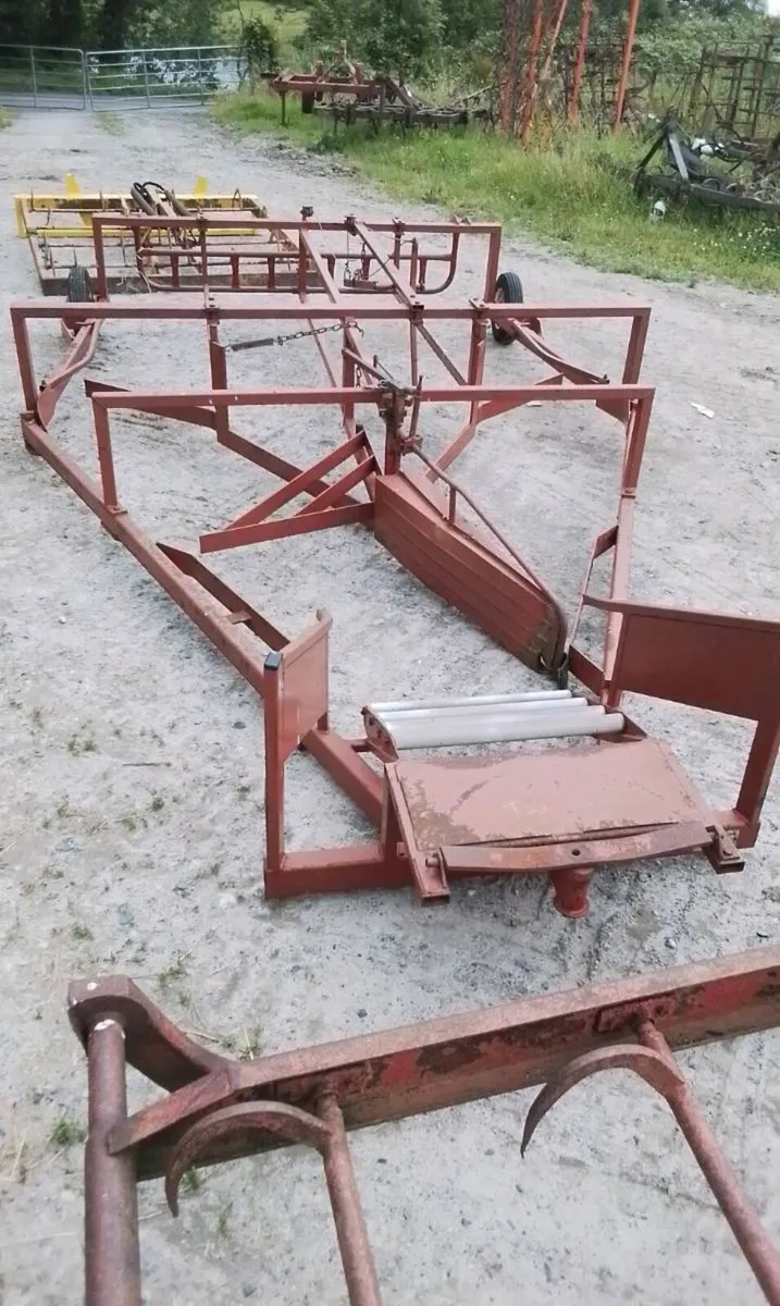 Bale.sleigh..flat.8.grabs.and.20.ft.bale.trailor - Image 2