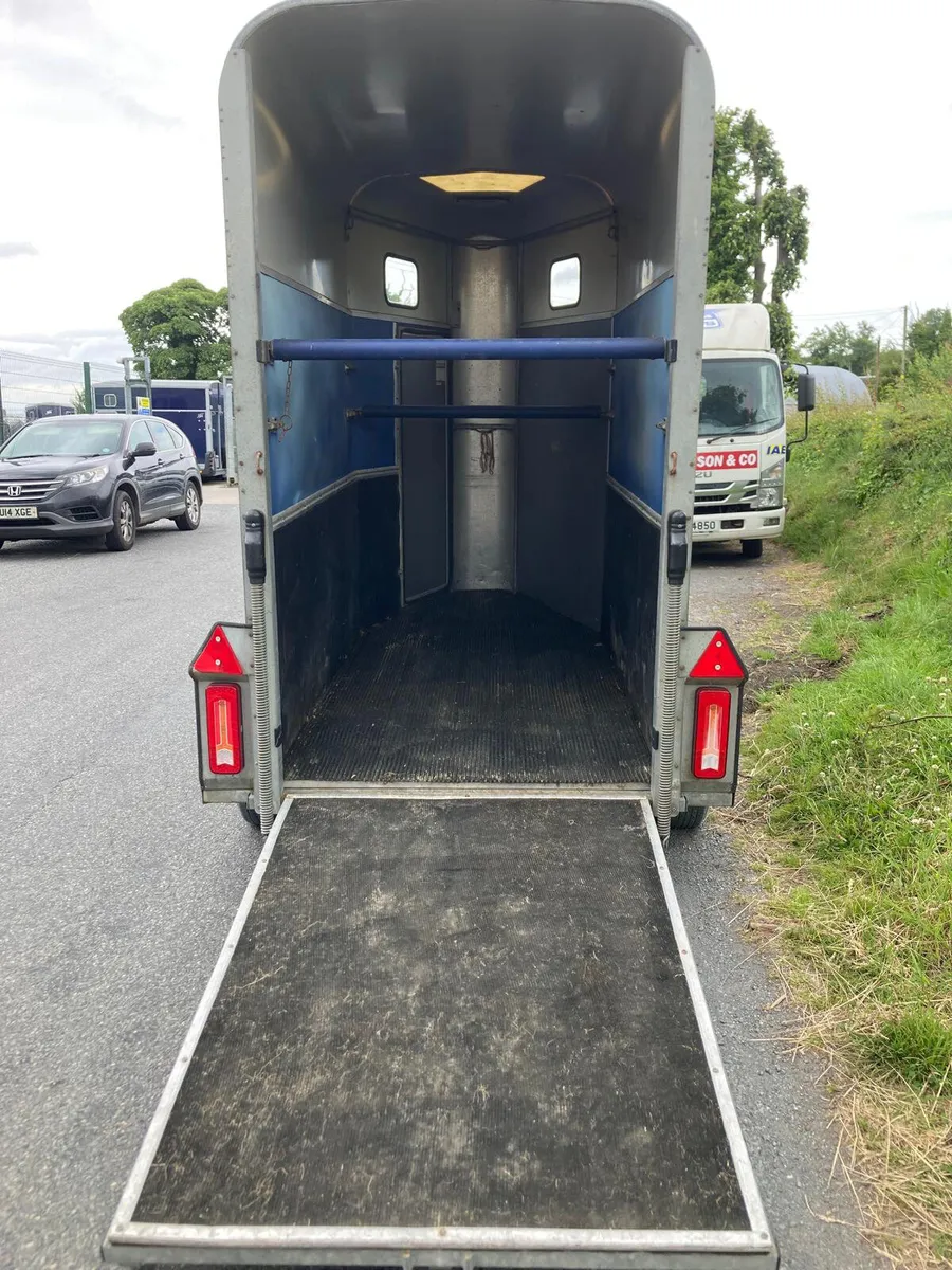 Ifor Williams HB401 single Horsebox NO VAT - Image 3