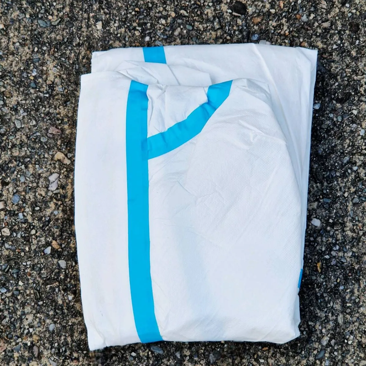 Coverall white dispoasable suits - Image 2