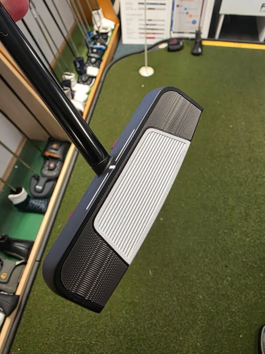 As New Odyssey S2S Tri Hot Jailbird Putter - Image 4