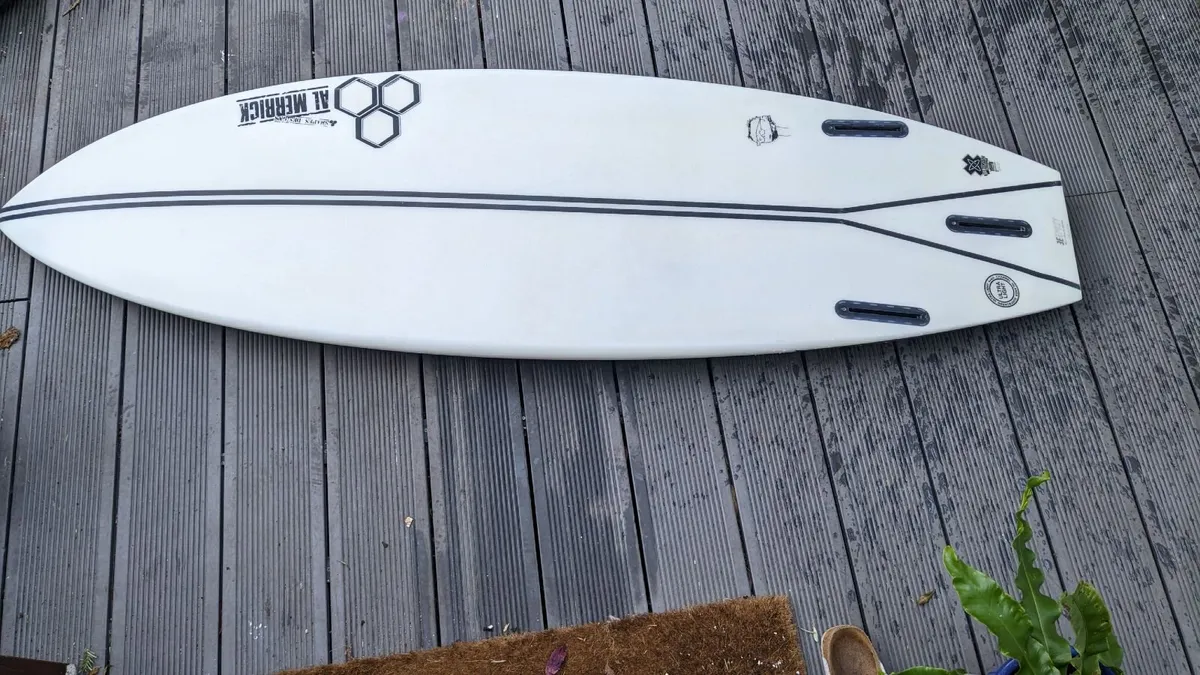 Surfboard 5'10" - Image 2