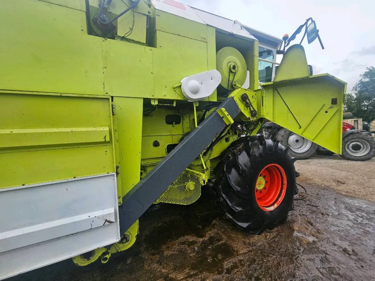 Claas Dominator 106 - Image 4