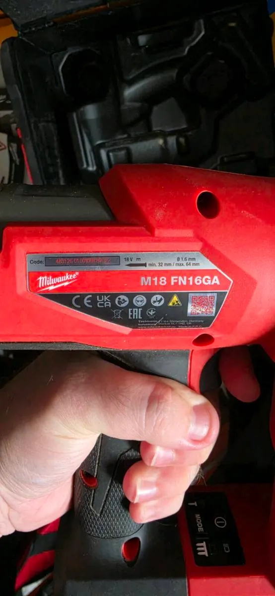 Milwaukee M18 16g nail gun - Image 2