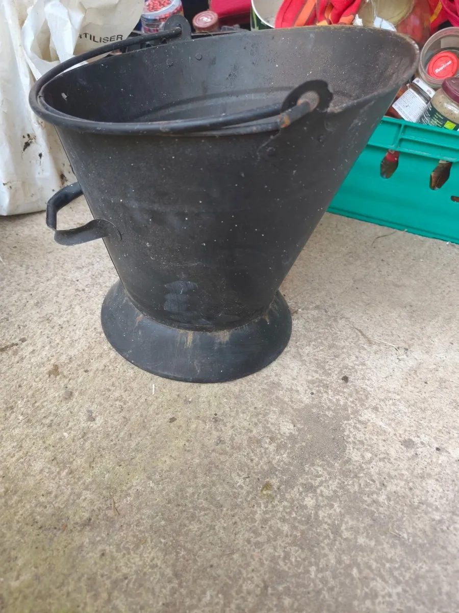 Coal bucket - Image 1