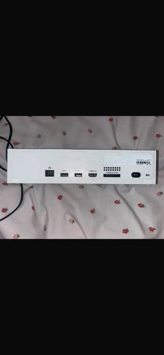 Xbox series S with power cable and glass mouse pad - Image 1
