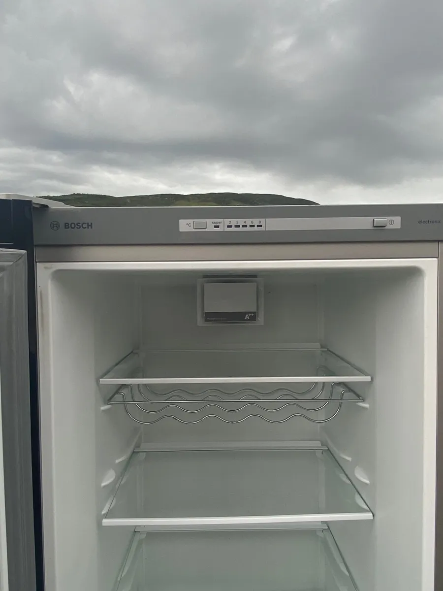 Fridge and freezer - Image 2