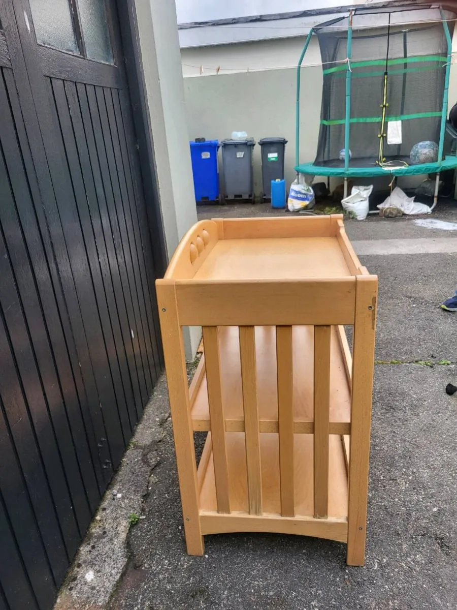 Changing Trolley - Image 2
