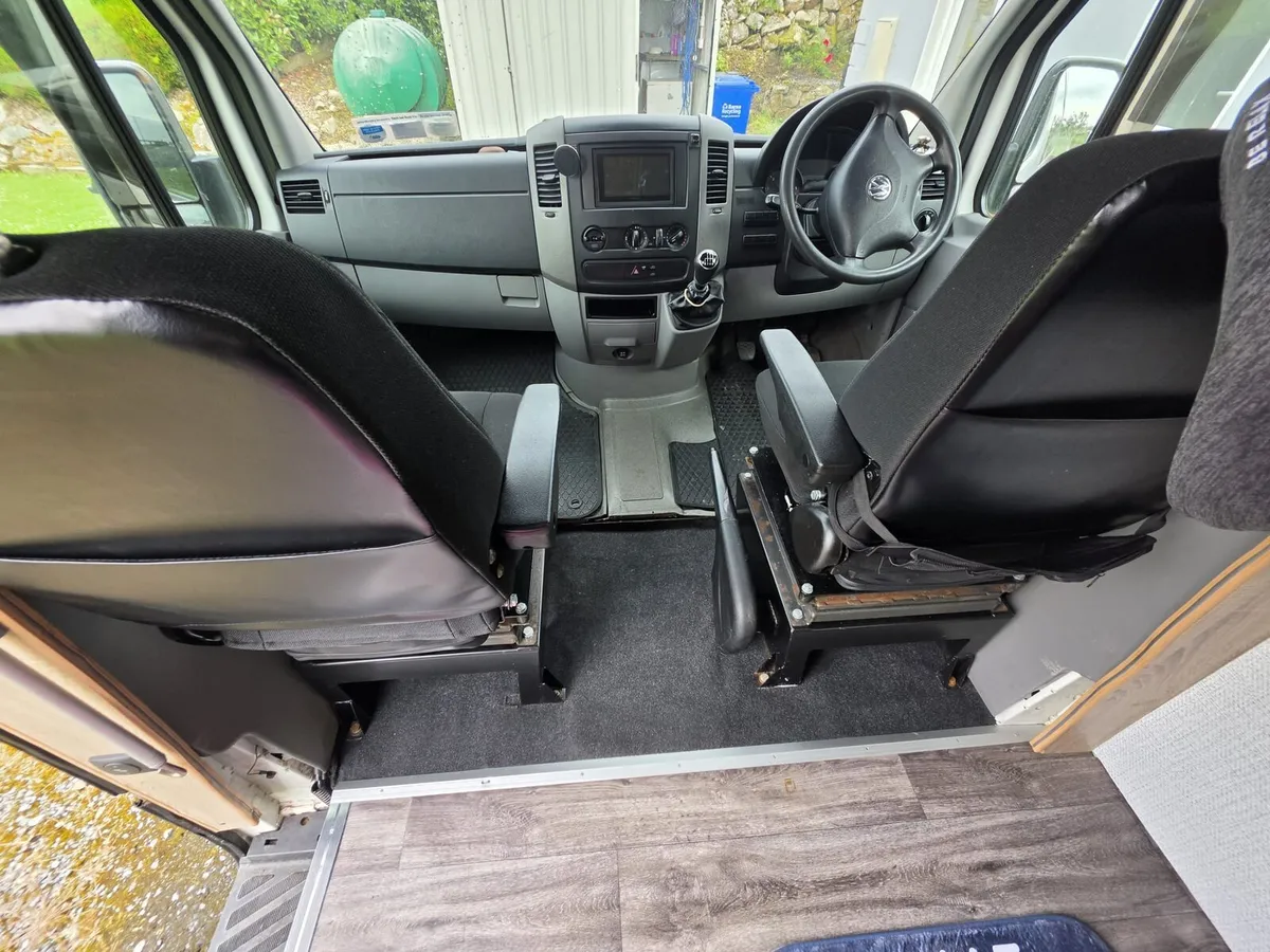 VW Crafter Camper 131 - Image 3