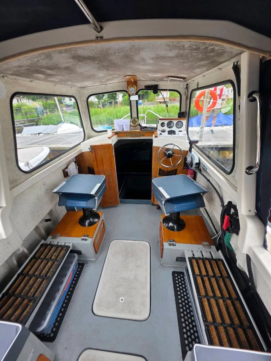 Hardy Fisher 20 cabin cruiser day boat - Image 3
