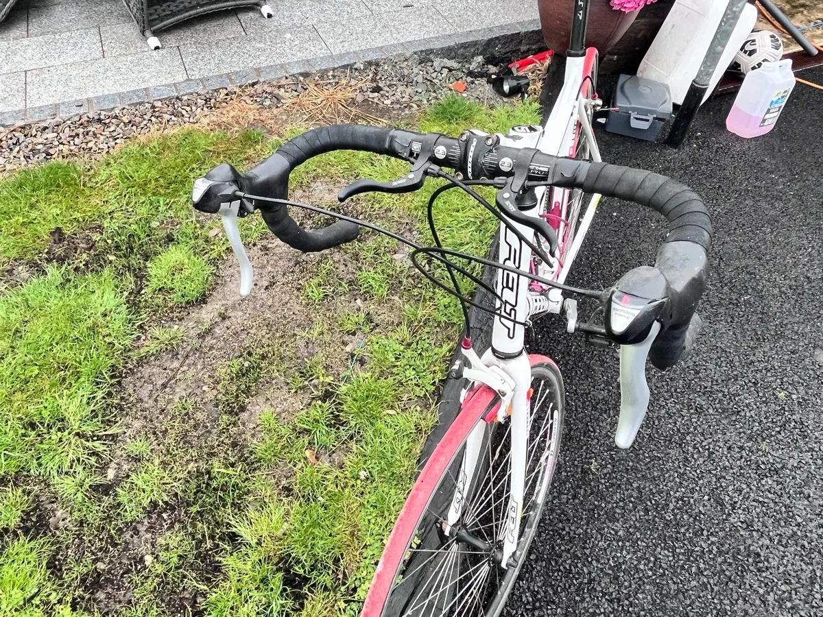 Felt Z100 Road bike - Image 3