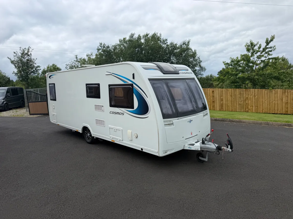 2018 Lunar 554 fixed bed - Image 1