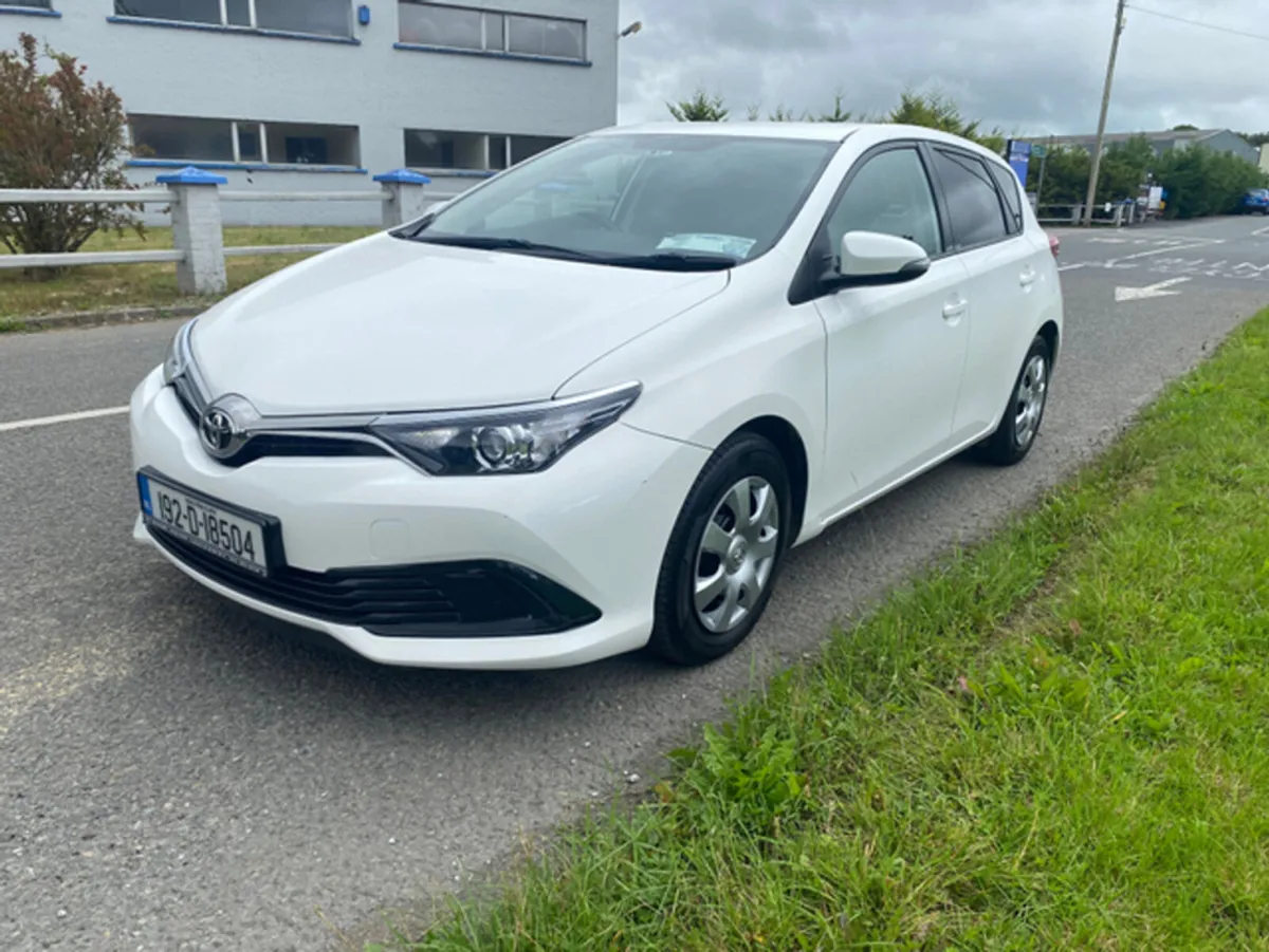 Toyota Auris 1.4 D-4D TERRA 4DR(INCLUDING VAT) - Image 4