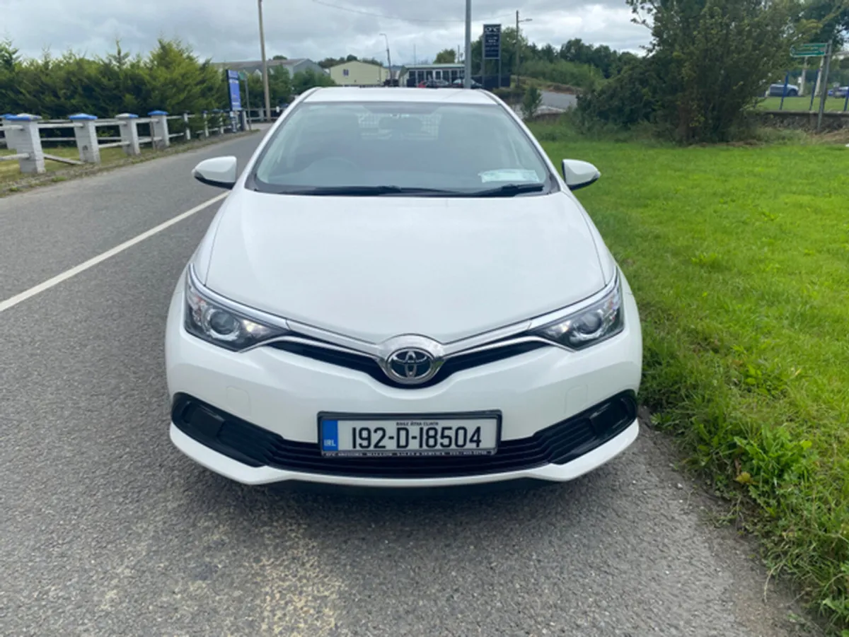 Toyota Auris 1.4 D-4D TERRA 4DR(INCLUDING VAT) - Image 3