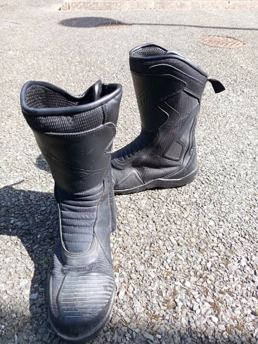 Motorbike clothes - Image 1