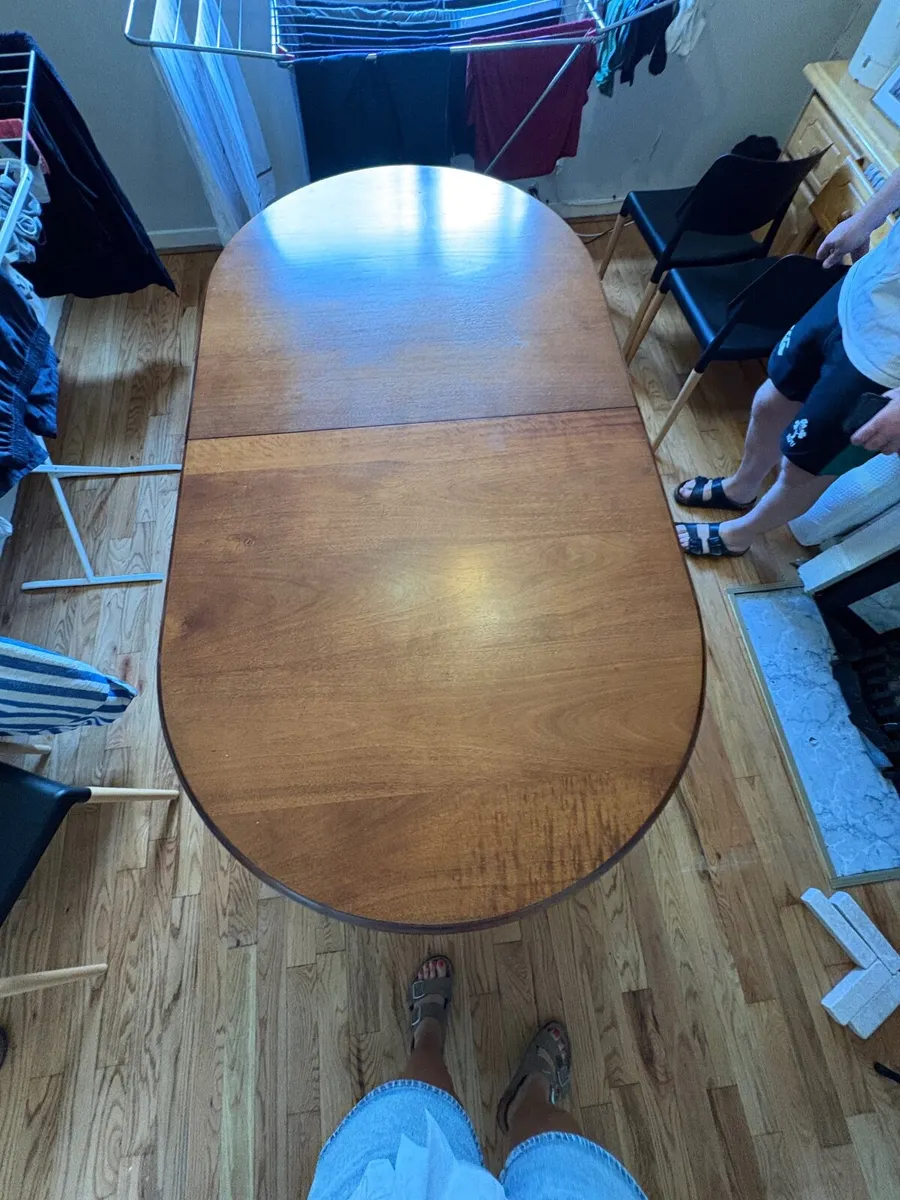 Dining room table (extendable) - Image 1