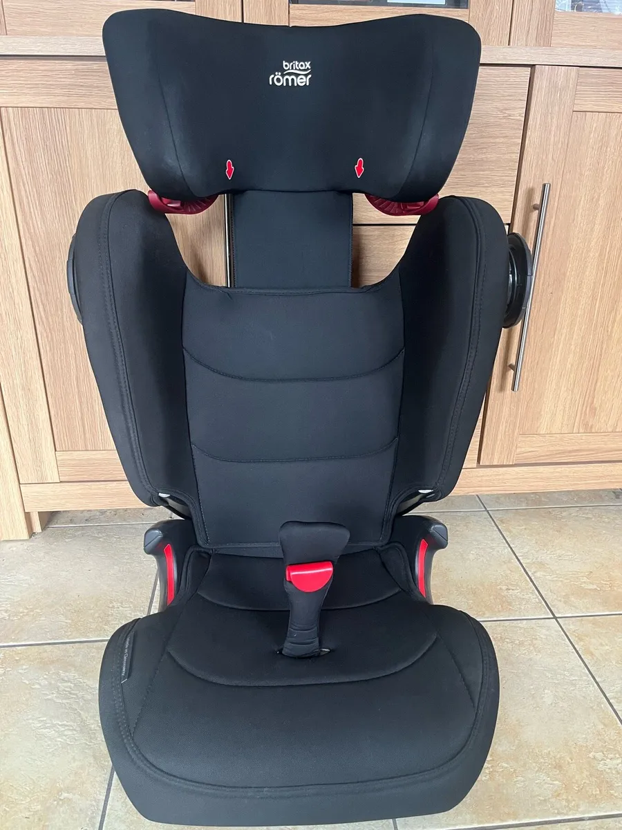 Britax high back booster car seat - Image 1