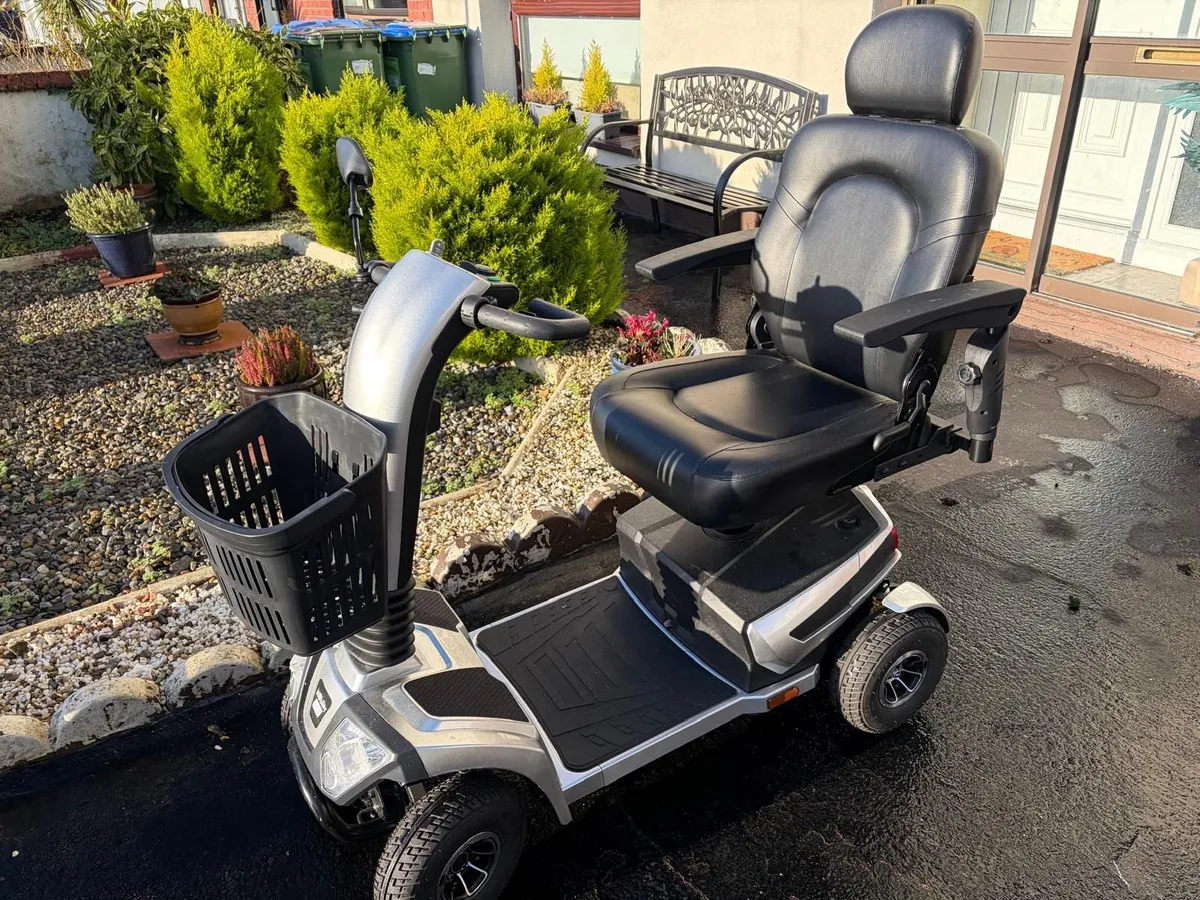 Mobility scooter - Image 1