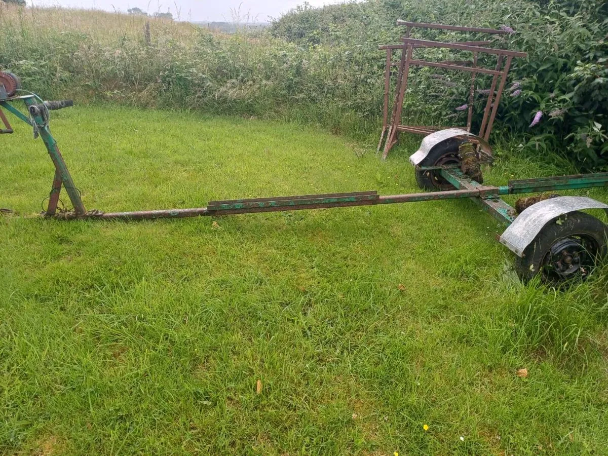 Timber boat and trailer - Image 2