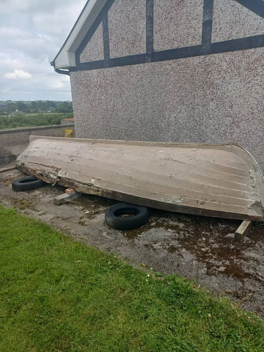 Timber boat and trailer - Image 4