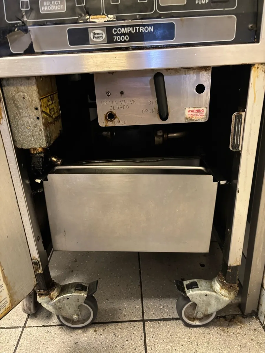 Henny Penny pressure fryer - Image 4