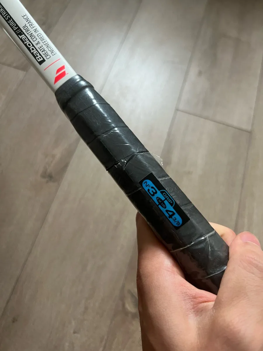 Babolat Pure Strike 98 tennis racket - Image 2