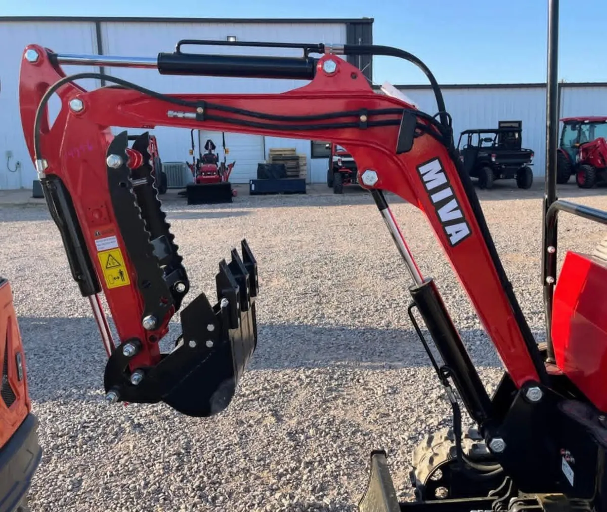 MIVA VA13D MINI DIGGER DIESEL - Image 4