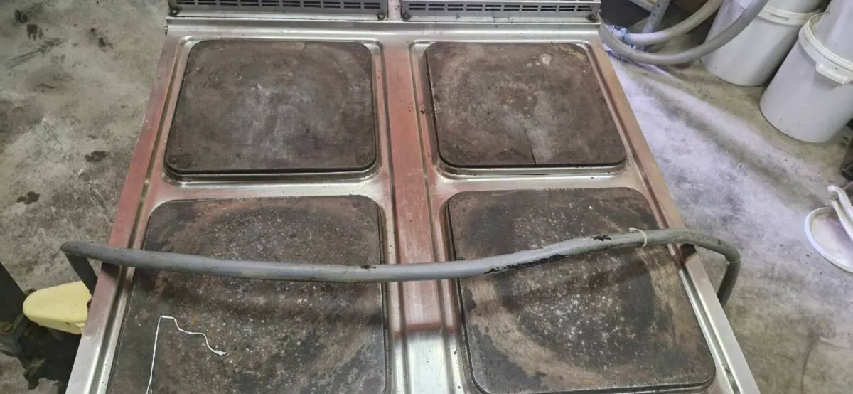 Hob/oven 3 phase - Image 1