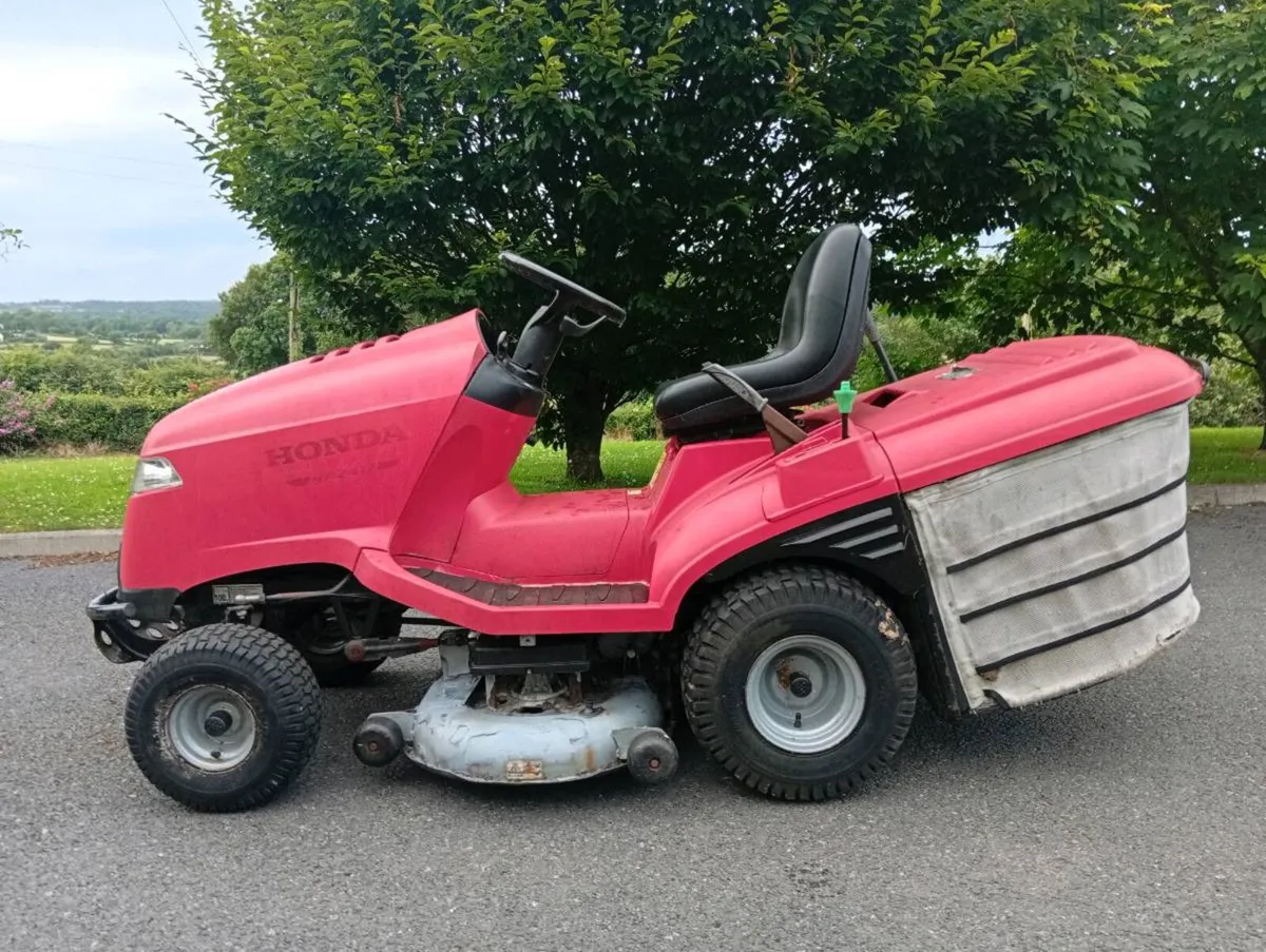Honda Hf2417 Ride on mower - Image 2