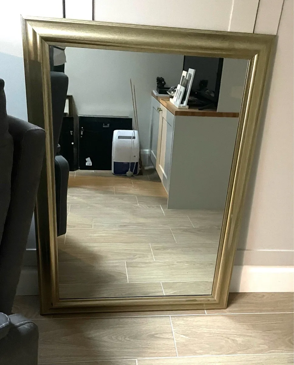 Large mirror - Image 1