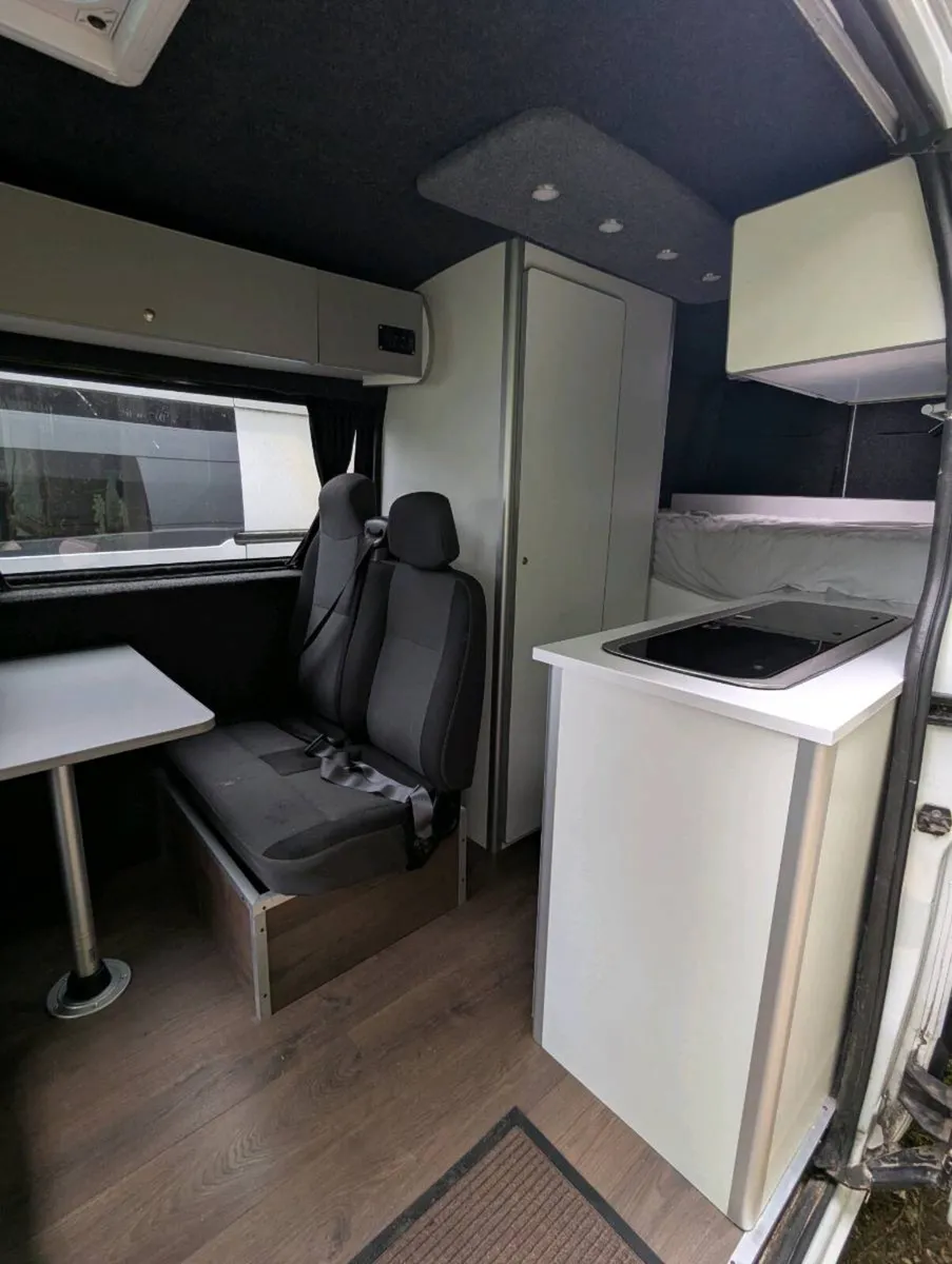 Renault Master campervan - Image 4
