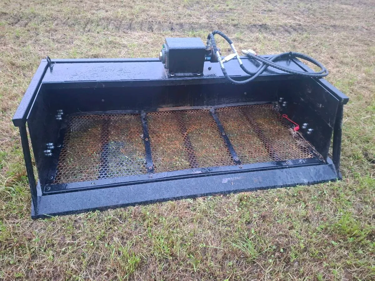 Soil screener suitable for bobcat - Image 1
