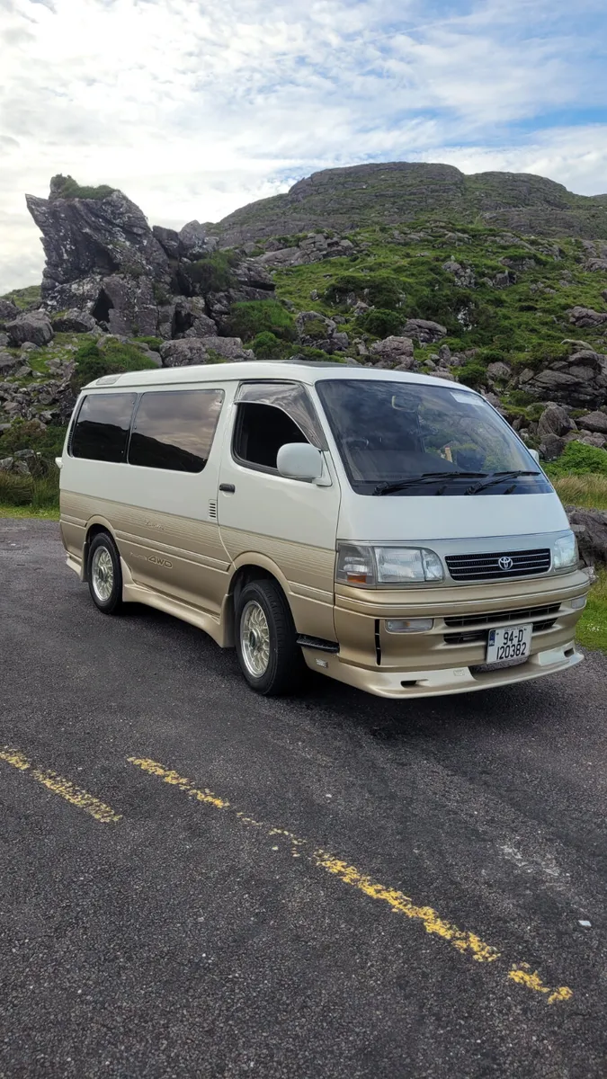 Toyota Hiace Super Custom Limited 3.0 4WD - Image 3