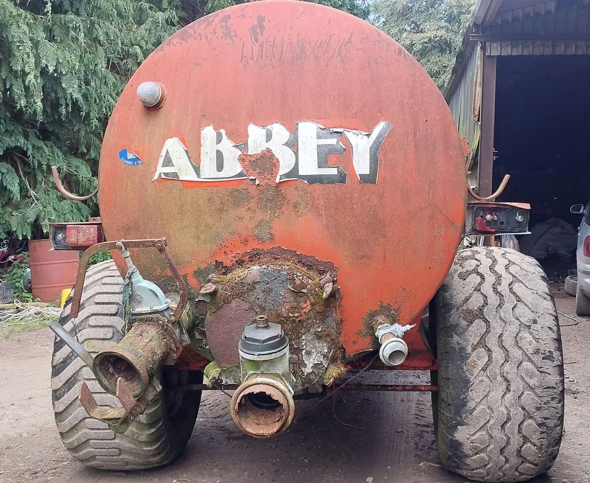 Abbey vacuum tank - Image 1