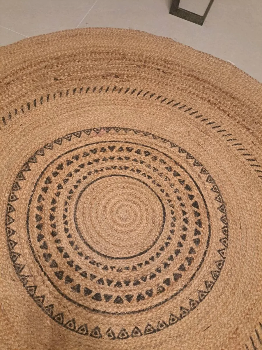 Carolyn Donnelly Round Circular Wicker Jute  rug - Image 2